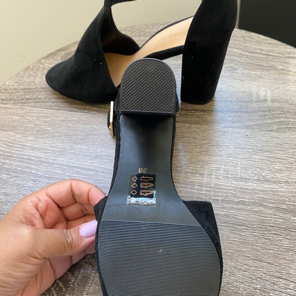 Le Chateau Heels - Picture 4 of 4